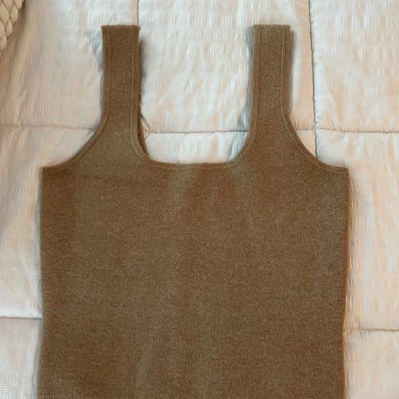 New! ✨ Abercrombie Knit Tank Bundle - Picture 4 of 5